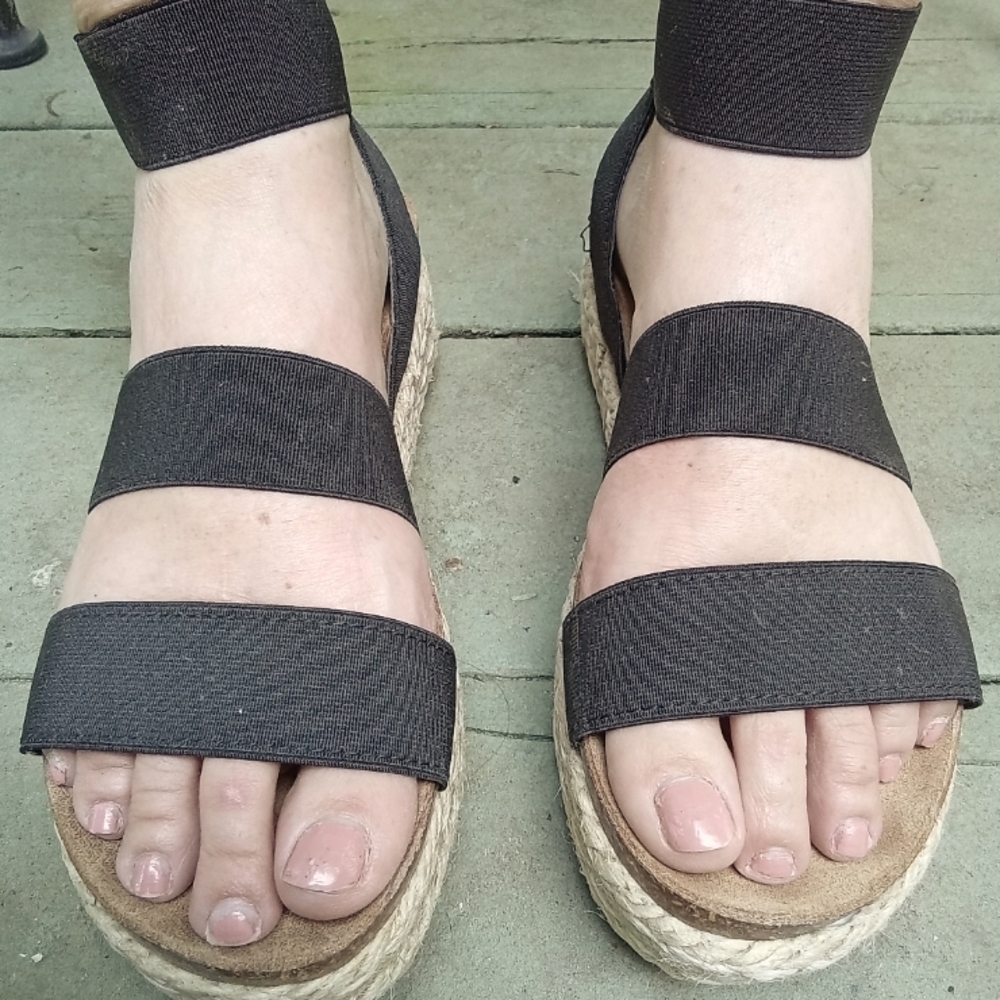 Very popular sandals